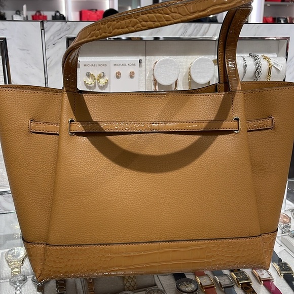 MICHAEL KORS
Reed Large Leather Belted Satchel Shoulder Handbag 
Deer Crocodile - Picture 4 of 16